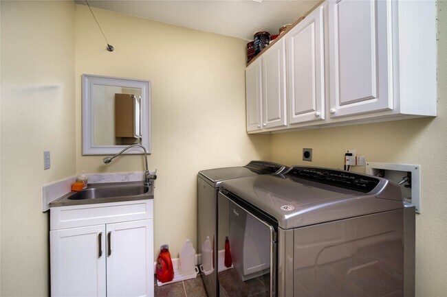 Building Photo - 3135 Old Masters Dr