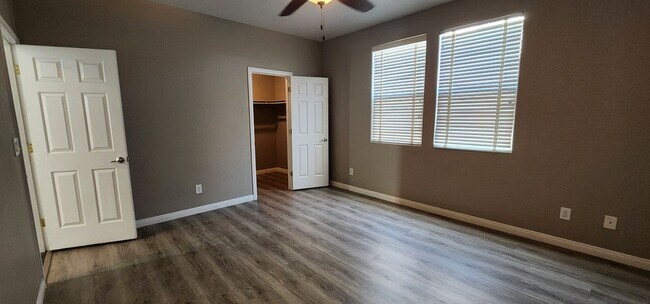 Building Photo - Lone Mountain Heights Luxury Living! 1st-m...