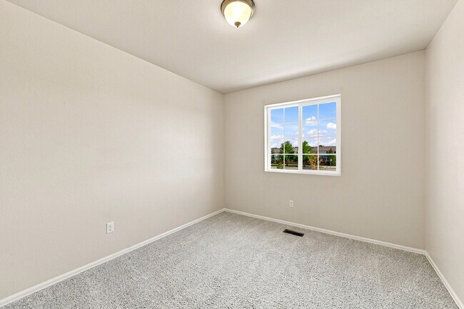 Building Photo - $1,895.95- 3-bed, 2.5-bath townhome in Colorado Springs!