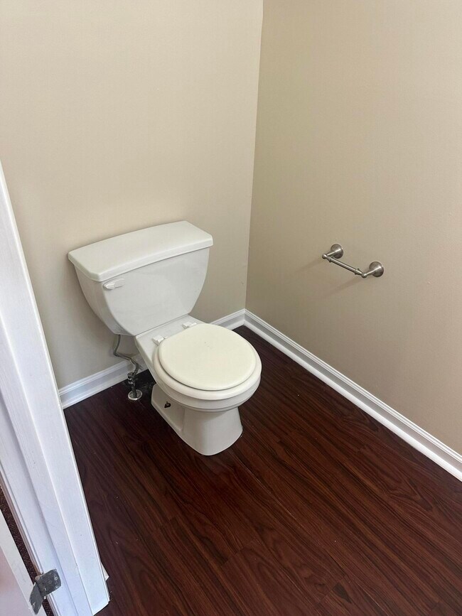 Building Photo - 2005 River Ridge Rd