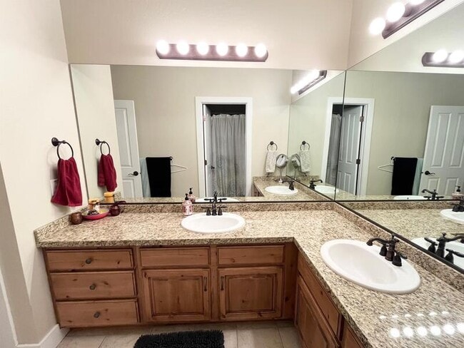 Building Photo - 2035 Quartzridge Dr