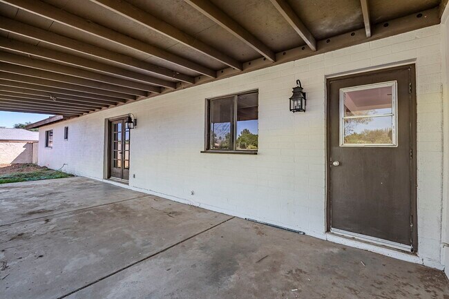 Building Photo - 834 N Constellation Way