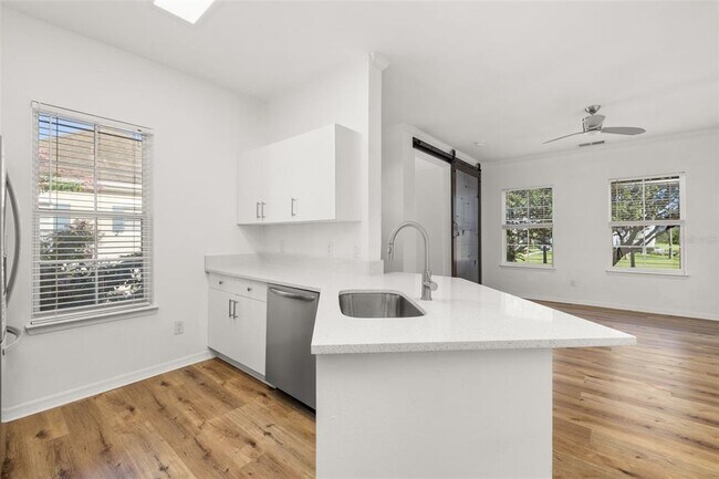 Building Photo - 754 Siena Palm Dr