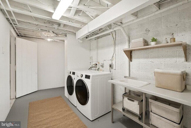 Building Photo - 2809 Pierpont St