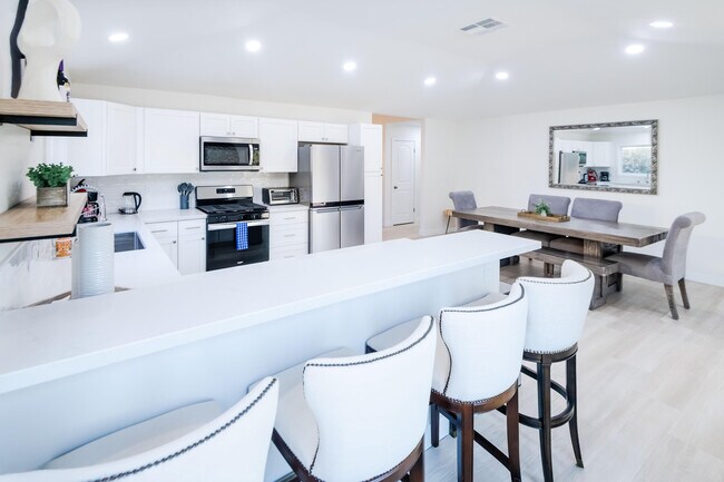 Building Photo - 79361 Port Royal Ave