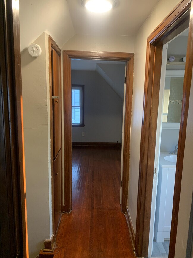 Building Photo - 999 Fairwood Ave