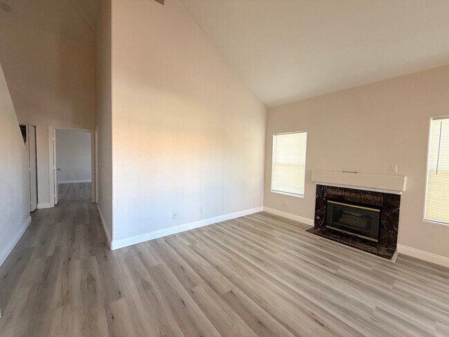 Building Photo - 5125 W Reno Ave