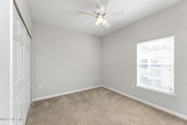 Building Photo - 8226 Green Parrot Rd