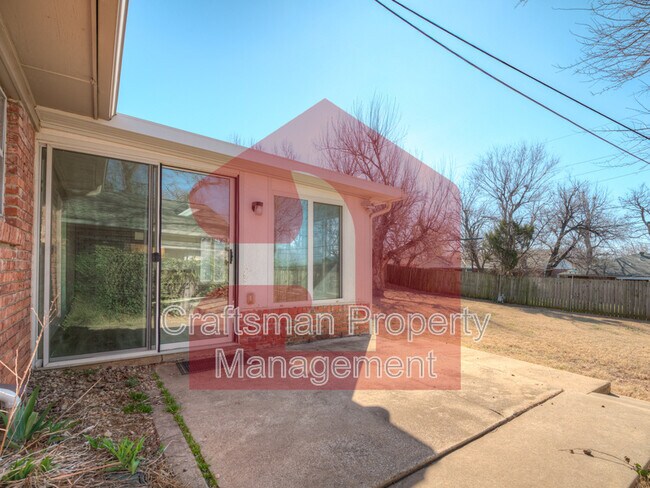 Building Photo - 2024 NW 45th St