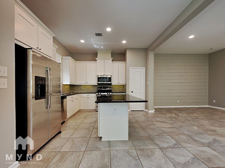 Building Photo - 118 Cheswood Forest Dr