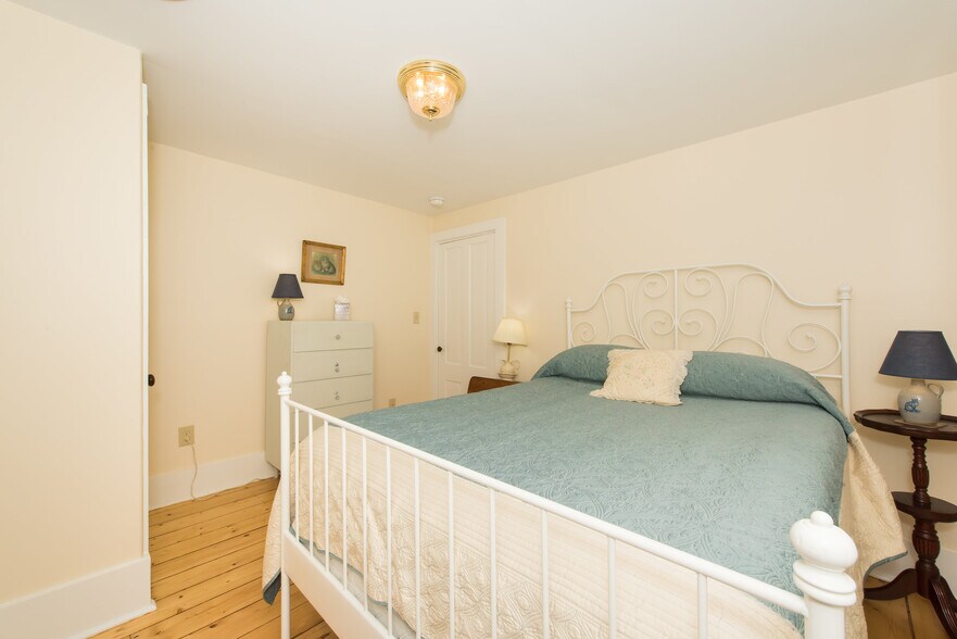 Building Photo - 69 Dennett St