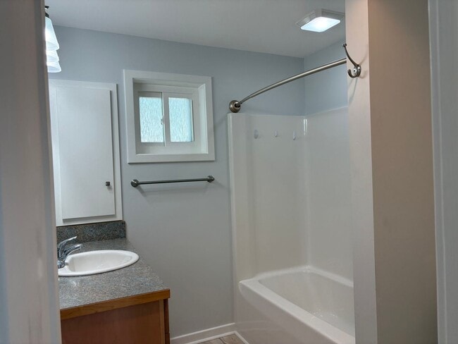 Building Photo - Available now for 12 month lease! 2150 per month (no pets)