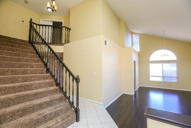 Building Photo - 161 Kachina Dr