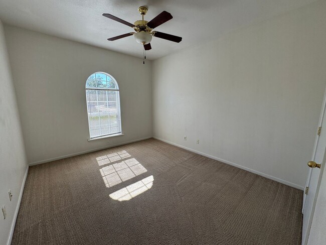 Building Photo - 3-Bedroom House for Rent in Killeen