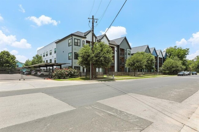 Building Photo - 3101 Govalle Ave