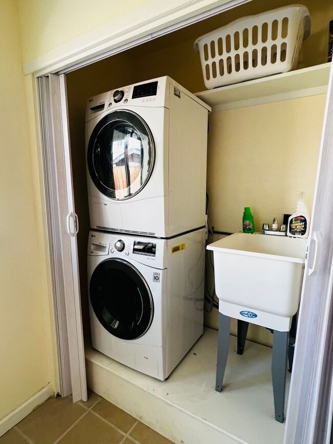 Building Photo - 507 Burns St