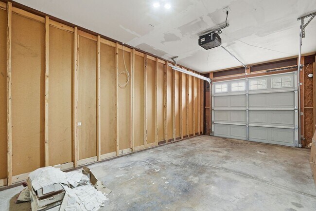 Building Photo - Recently Remodeled Home with All Appliances Included!