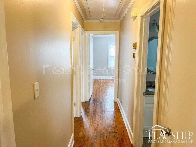 Building Photo - 113 Belmont Dr