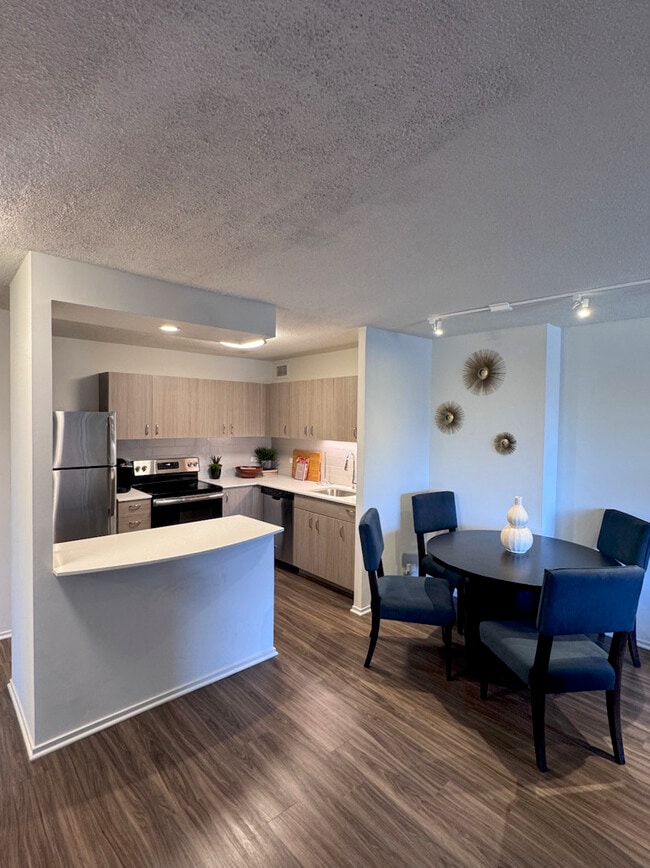 Building Photo - 1130 N Dearborn St