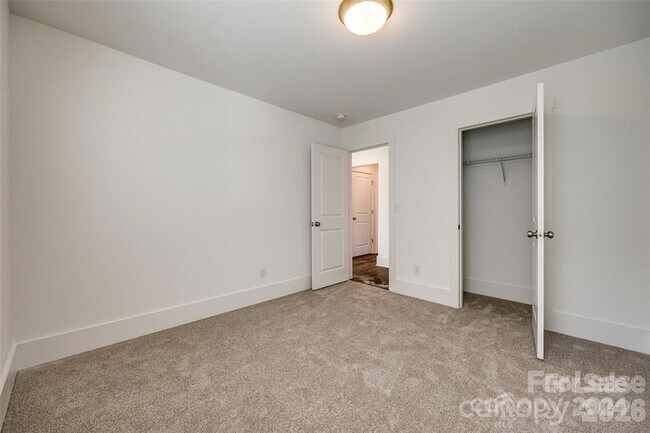 Building Photo - 1237 Eastway Dr