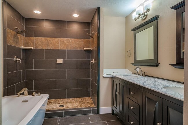 Building Photo - 7140 Buckhorn Ln