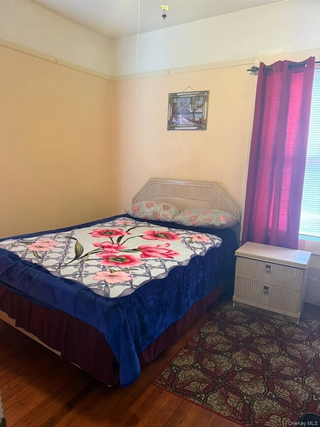 Building Photo - 610 E 26th St