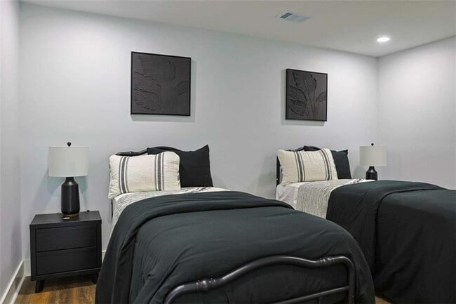 Building Photo - 2184 Skye Isles Pass SE