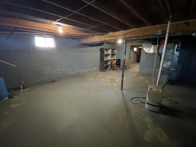 Building Photo - 10291 Paige Rd