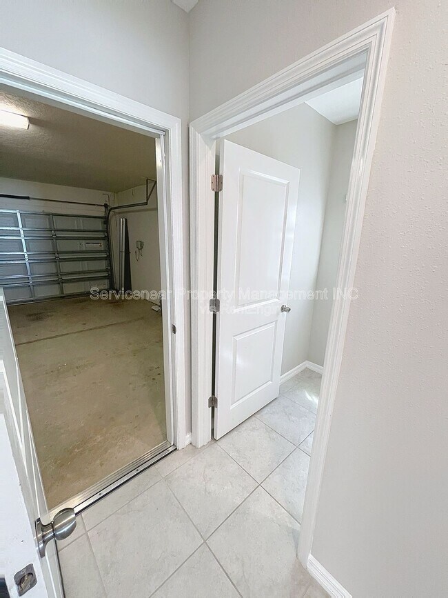 Building Photo - 7029 Samuel Ivy Dr