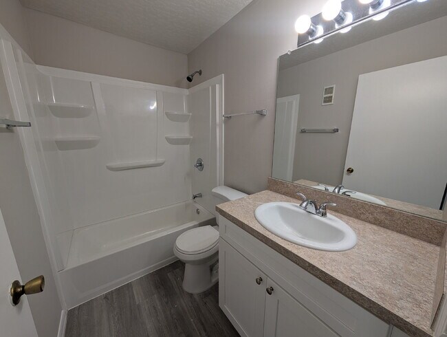 Building Photo - Spacious 3-Bed, 2-Bath Condo Oasis in Beautiful Suntree