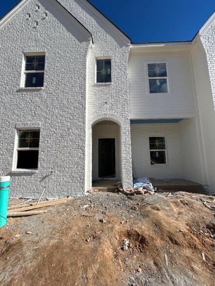 Building Photo - 518 Meadowcrest Dr