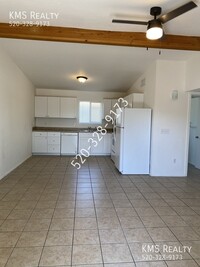 Building Photo - 2 Bed/1 Bath - OWNER/AGENT