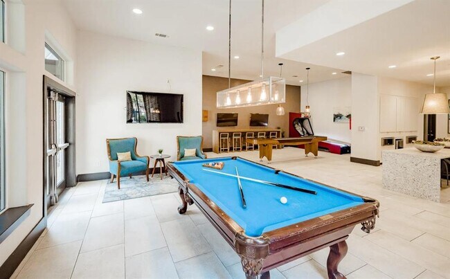 Building Photo - 10505 S I-35 Frontage Rd