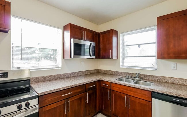 Building Photo - 340 Carolina Ave