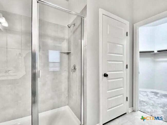 Building Photo - 816 Alta Wy