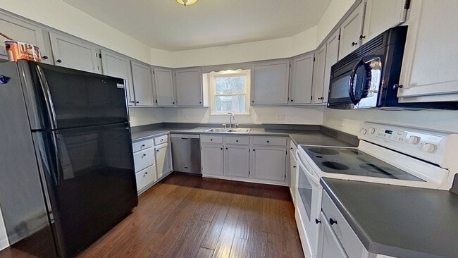 Building Photo - 3 Bedroom Semi-Detached Home in Crossroads Borough!