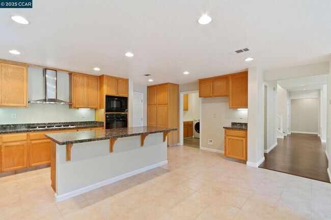 Building Photo - 732 Antiquity Dr