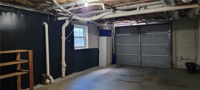 Building Photo - 2497 Wentworth Dr NE
