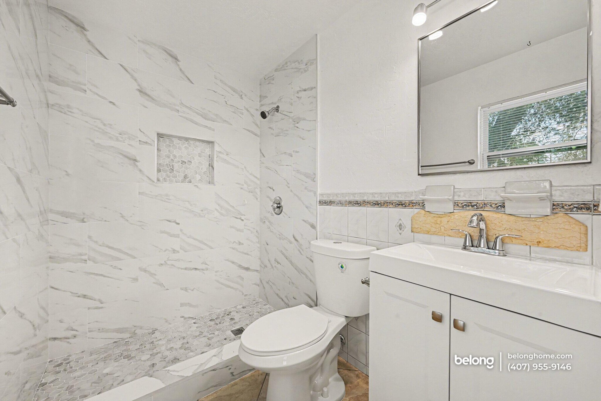 Building Photo - 2756 Locksley Rd