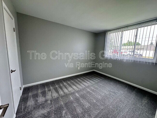 Building Photo - 606 E McKinley Rd
