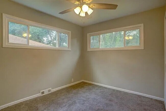 Building Photo - Coming Soon: Charming 3-Bedroom Retreat with Spacious Backyard!