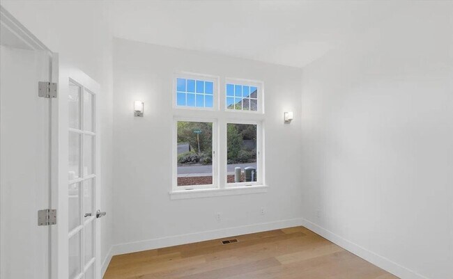 Building Photo - Spacious Custom Built Home in NW Corvallis