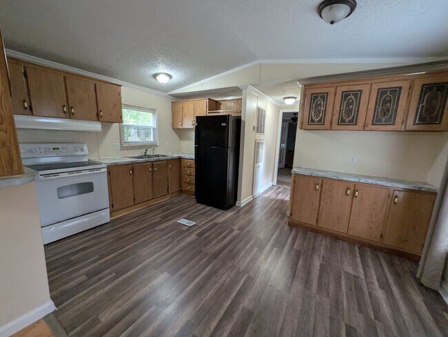 Building Photo - 7988 Hickory Hollow Dr