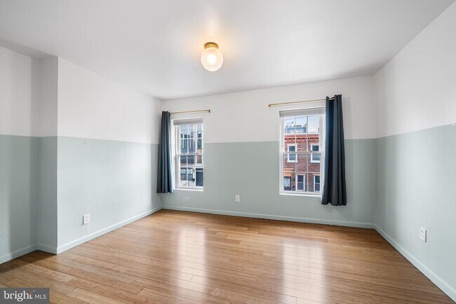 Building Photo - 2454 Amber St