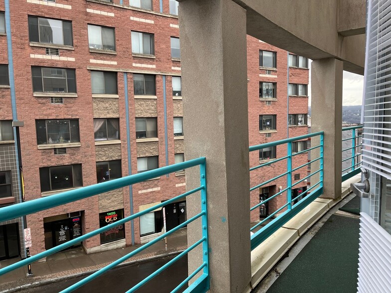 Interior Photo - Eddygate