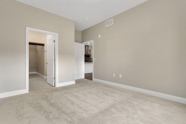 Building Photo - 6633 Dale Dr