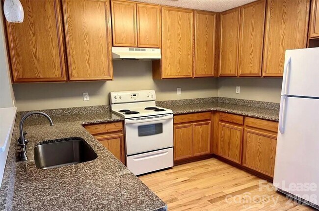 Building Photo - 113 Steam Engine Dr