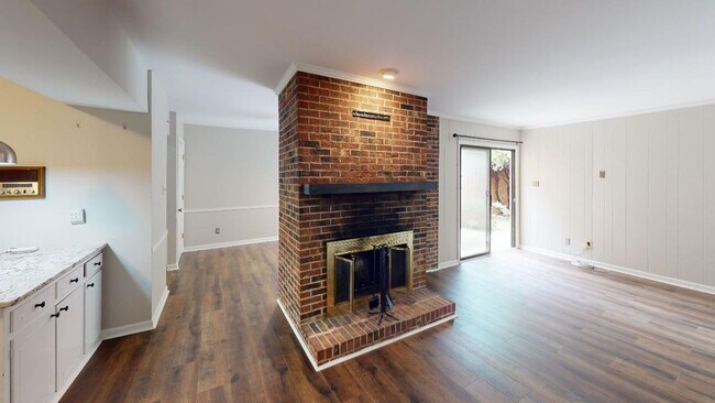 Building Photo - 6619 Bunker Hill Cir