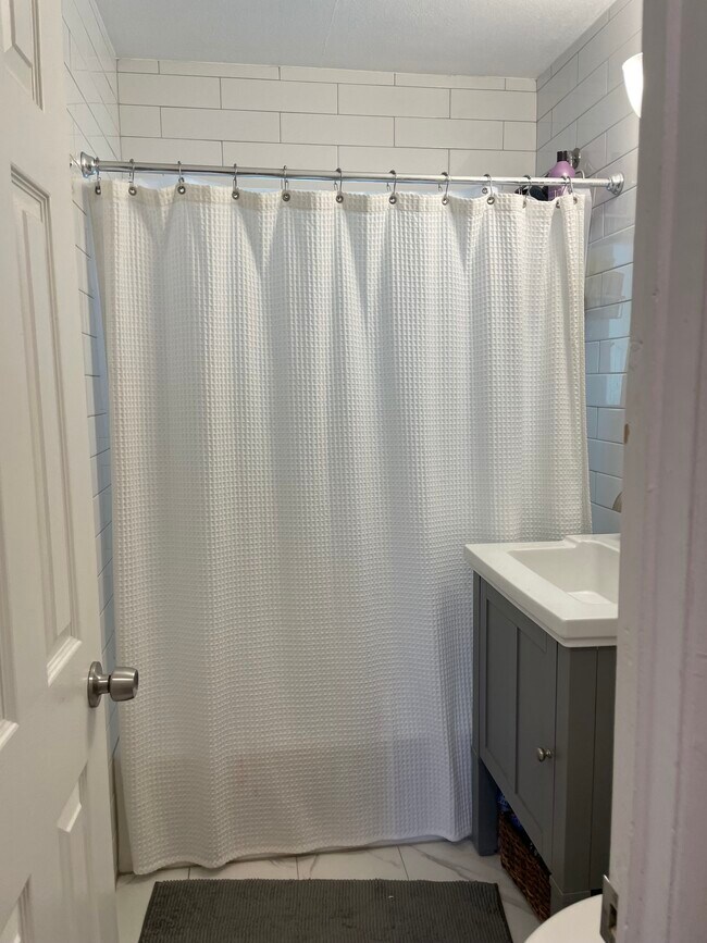 Building Photo - 4706 E Dartmouth Ave