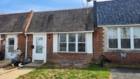 Building Photo - Row home with stainless appliances, central a/c, small pets ok*!